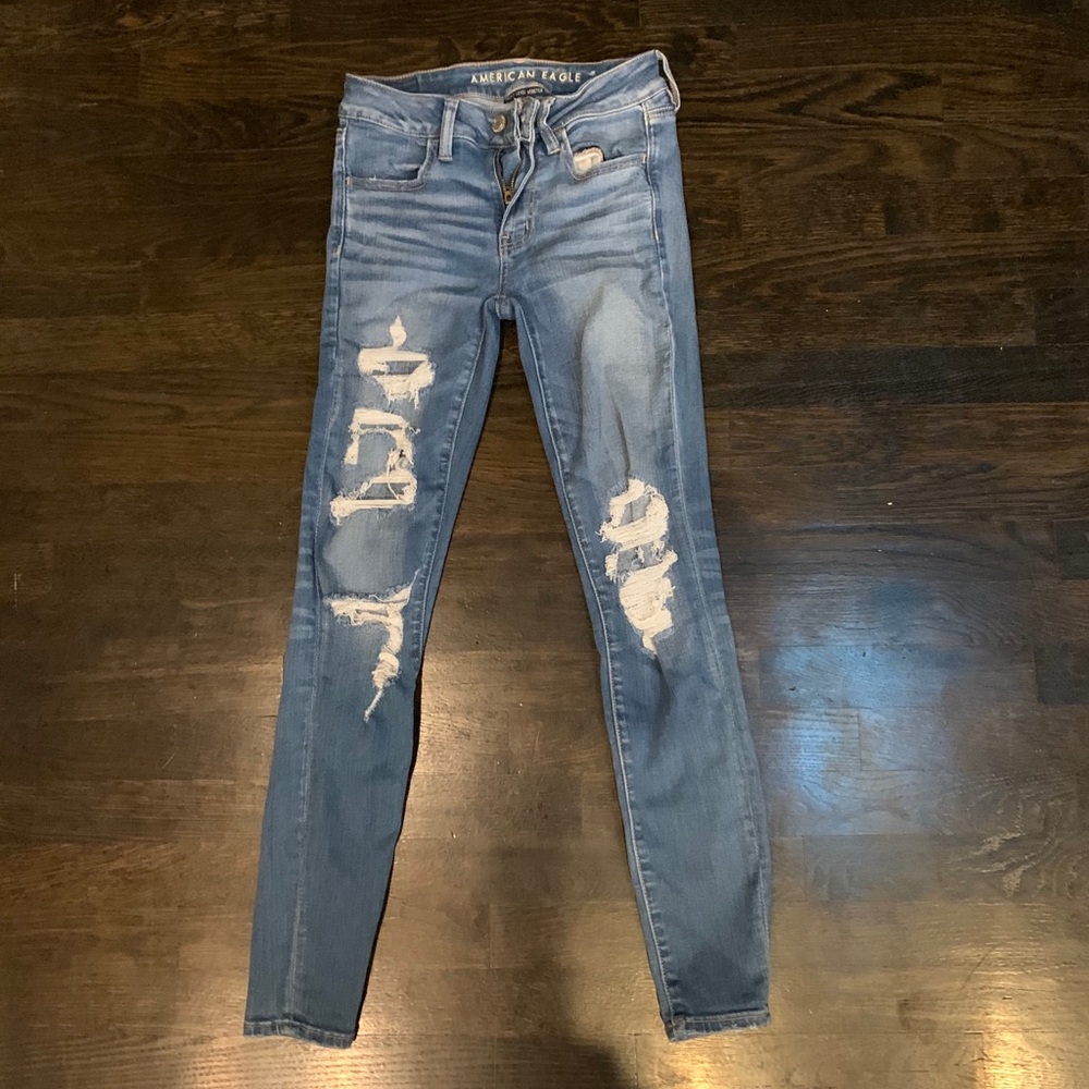 american eagle ripped skinny jeans